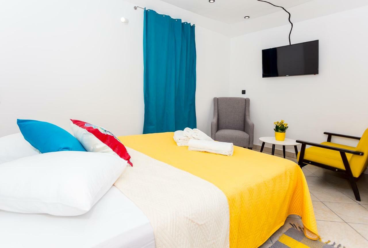 Mima'S Rooms 오미스 외부 사진